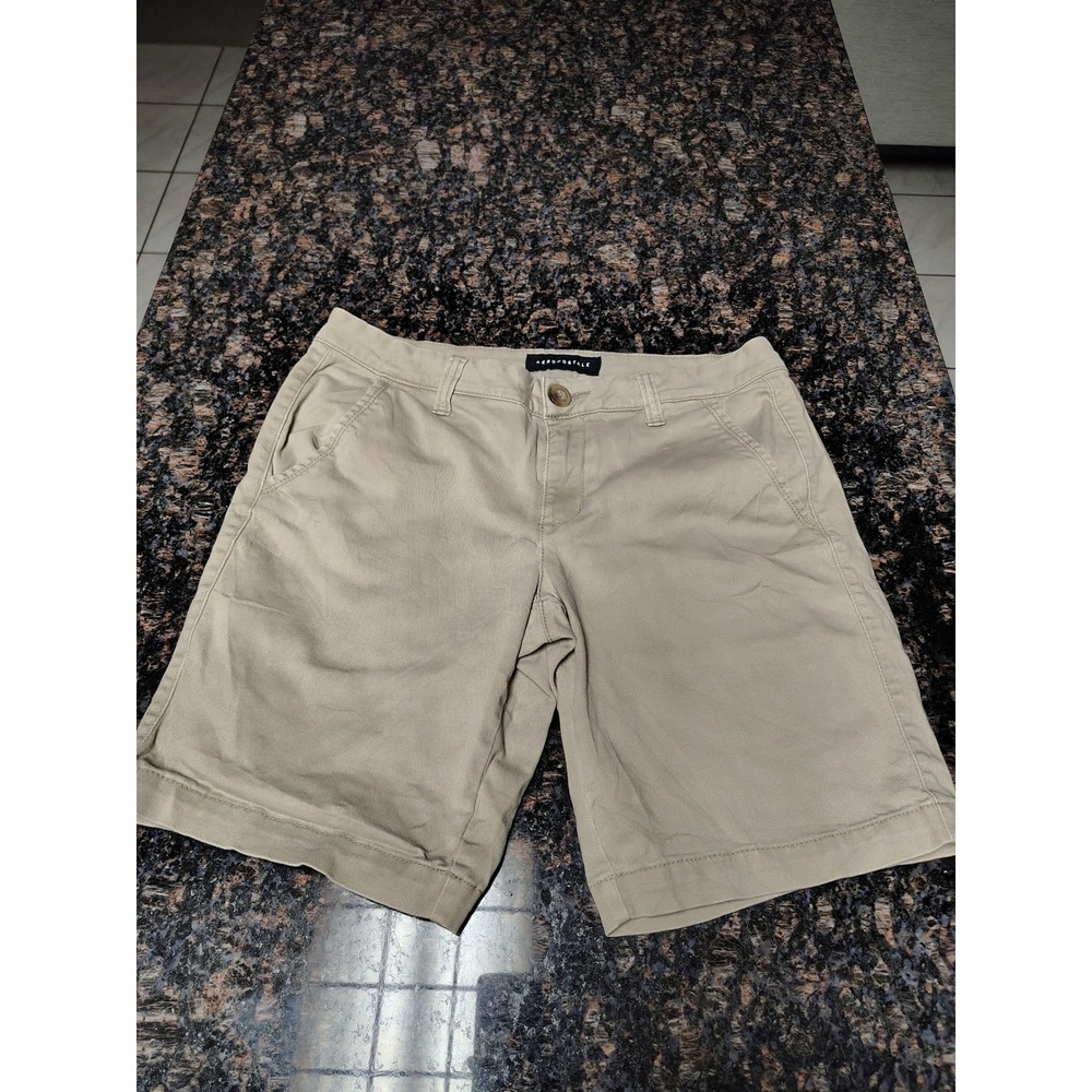 Aeropostale Womens 9 Inch Bermuda Shorts Khaki Tan Stretch Chino Size 4